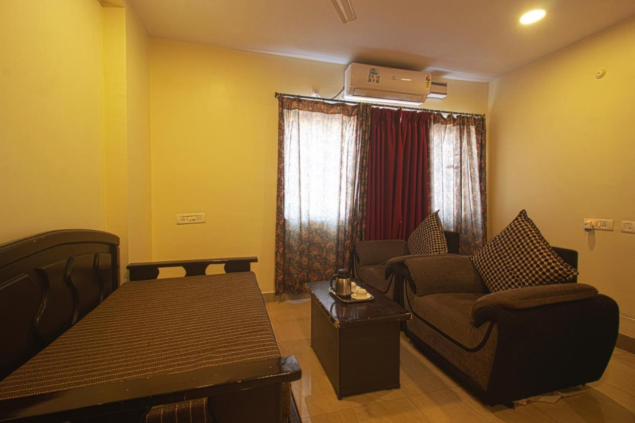 Hotel Ns Royal Emirates With 3Hr Early Check In Hyderabad Bagian luar foto